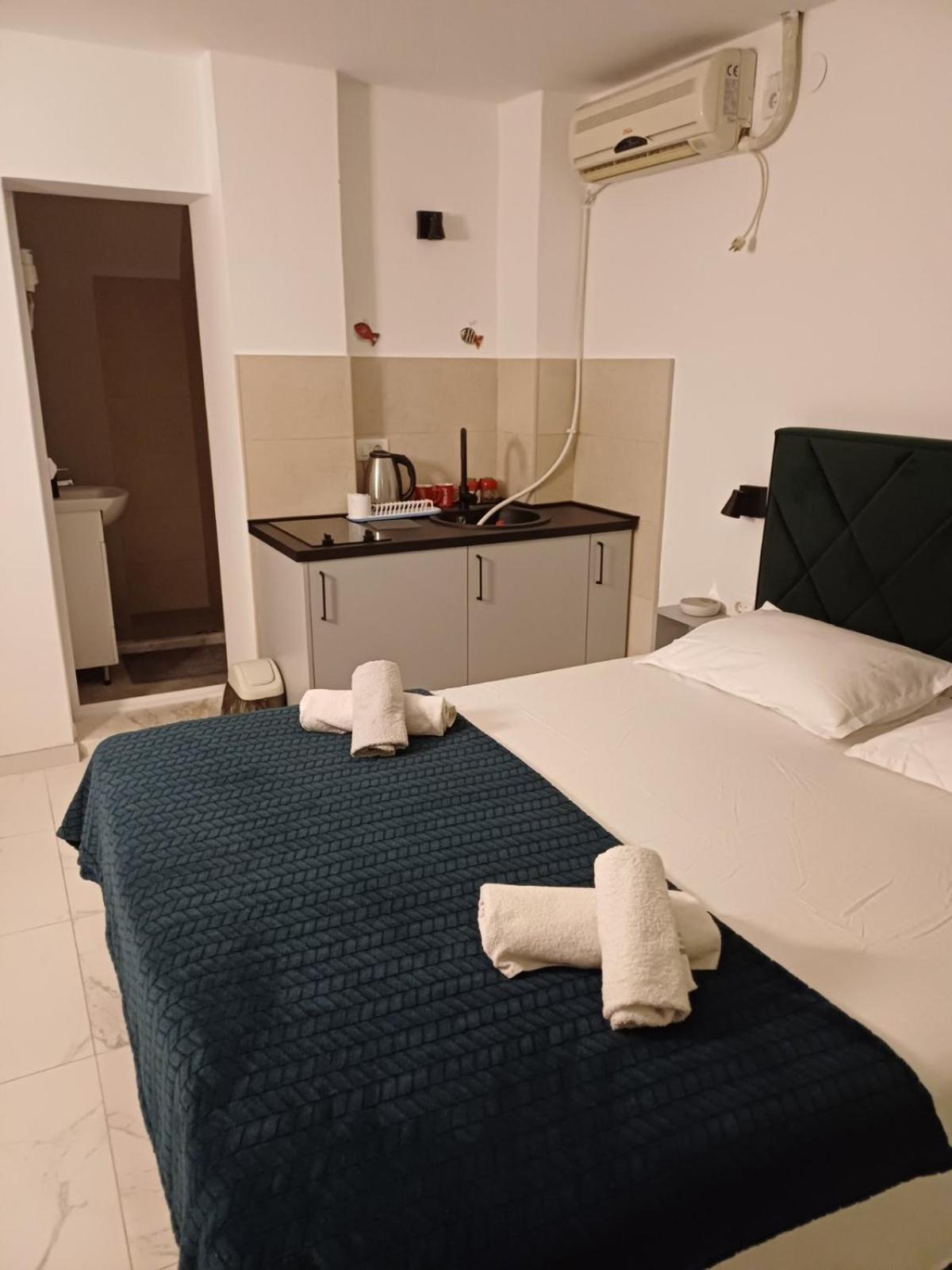 Apartments Adria Petrovac Exterior photo