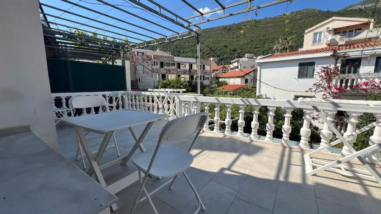 Apartments Adria Petrovac Exterior photo
