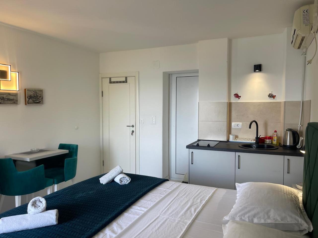 Apartments Adria Petrovac Exterior photo